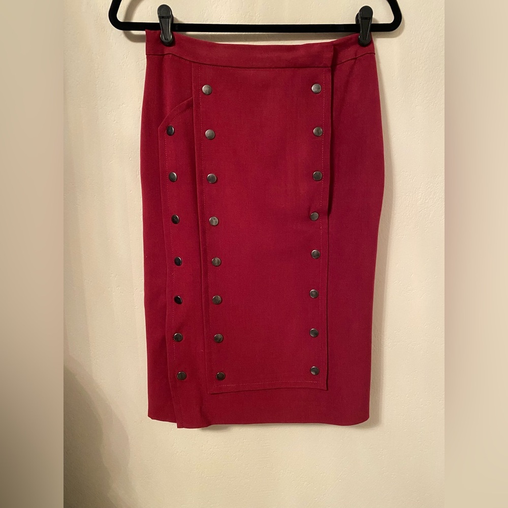 Venus Elegant Burgundy Button-Detail Skirt